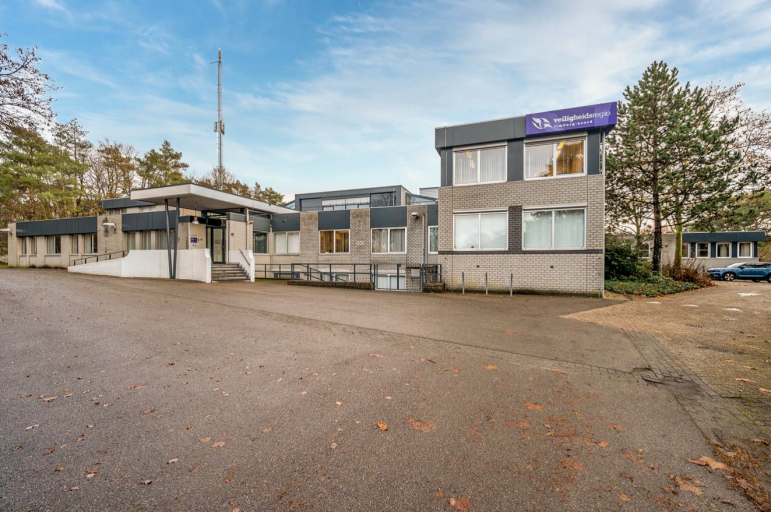 foto van bedrijfspand VRLN aan Nijmeegseweg 42 te Venlo