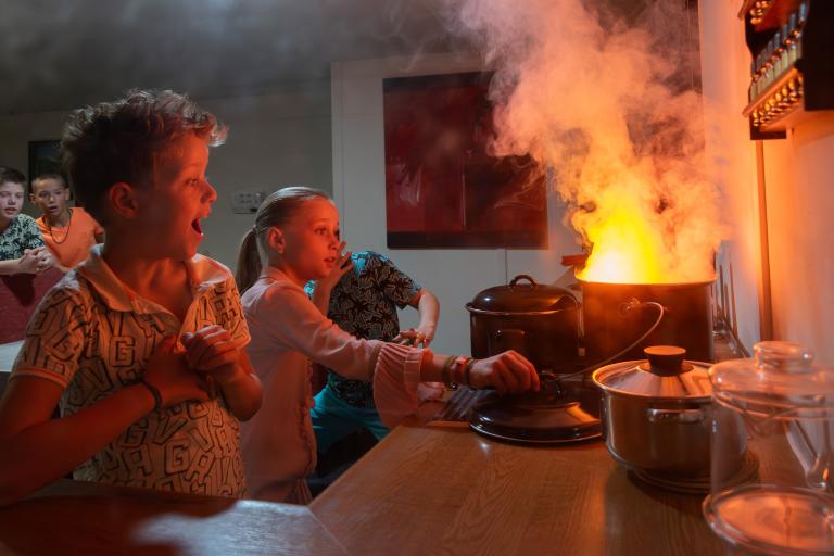 kinderen in Risk Factory