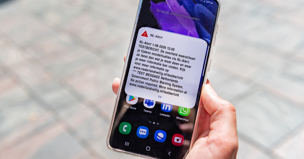 Telefoon met NL-alert testbericht 