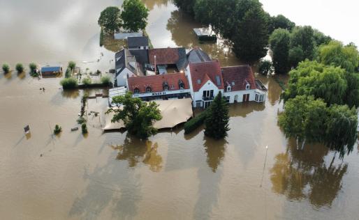 Overstromingen, huizen onder water