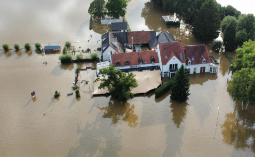 restaurant onder water drone foto